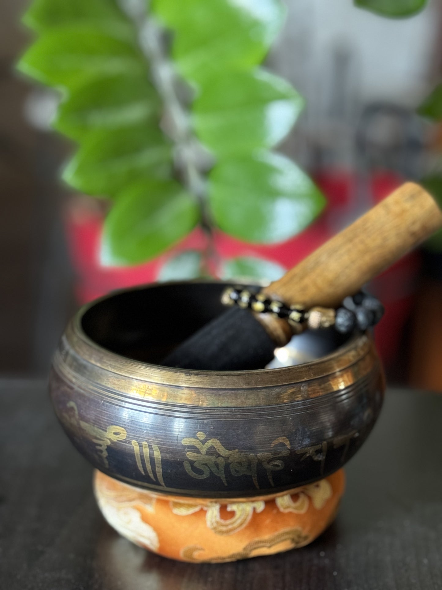 Tibetan singing bowl with engraved OM symbol and FREE black obsidian “om mani padme hum” bracelet