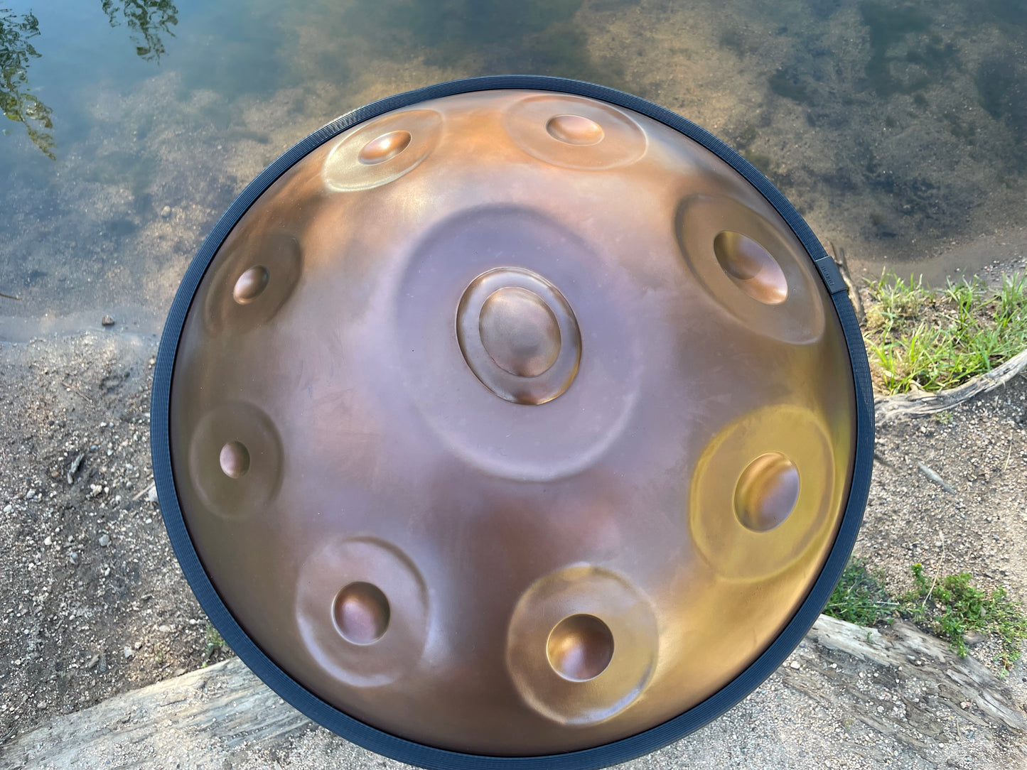 Handpan highly resonant with 9 notes