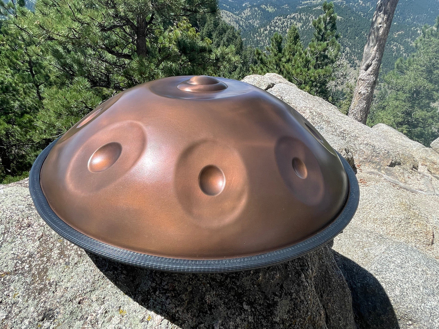 Handpan highly resonant with 9 notes
